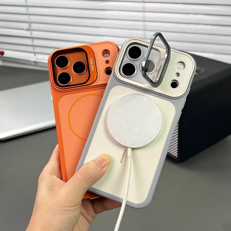 Magnetic Phone Case - iPhone 15 Pro - Orange