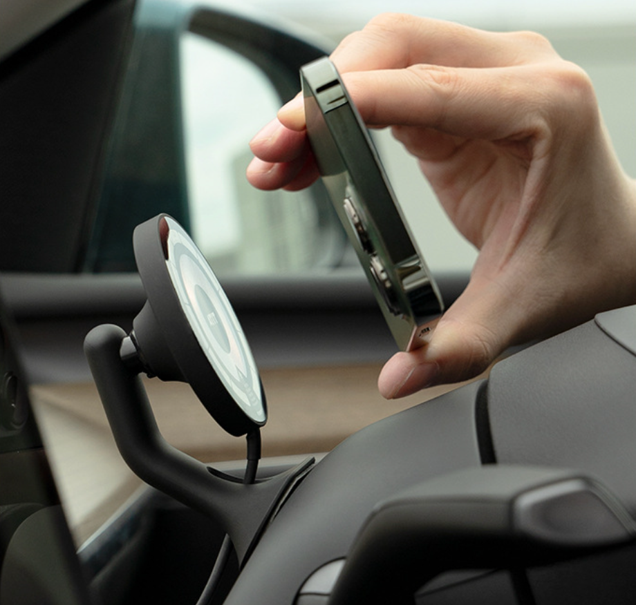 Tesla Model 3/Y Magnetic Phone Charger