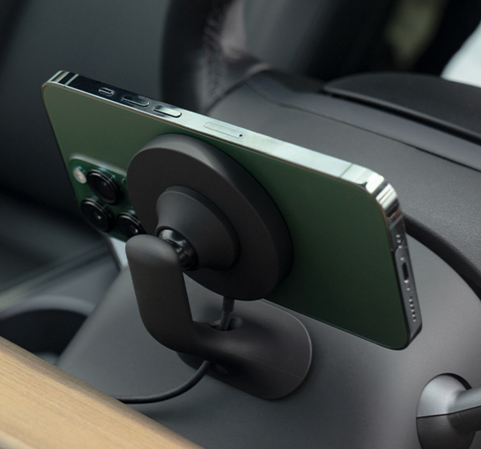 Tesla Model 3/Y Magnetic Phone Charger