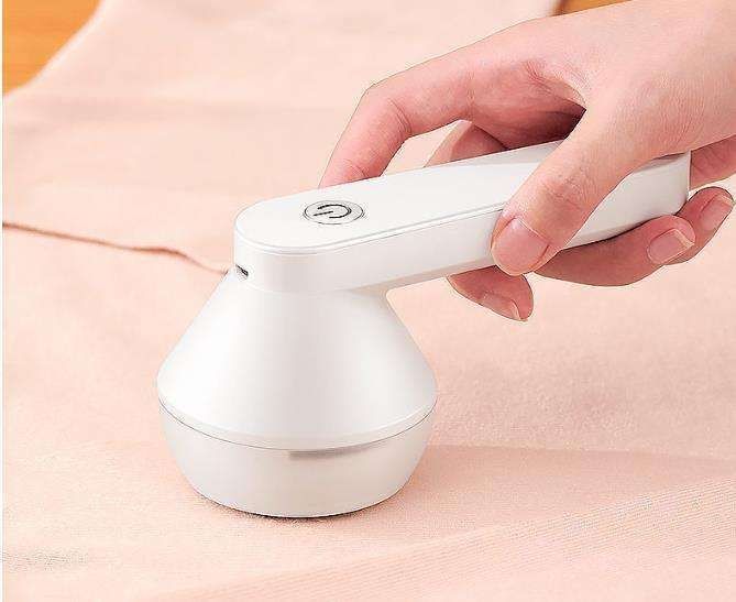 Rechargeable Fabric Shaver - White