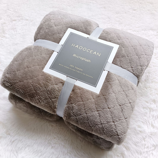 Brown 150*200cm Flannel Fleece Blanket , Soft & Warm Polyester Throw