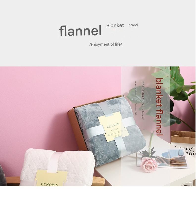 Green 150*200cm Flannel Fleece Blanket , Soft & Warm Polyester Throw