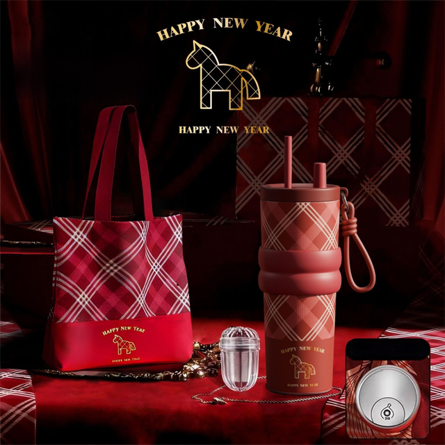 The Queen Tumbler: Dual-Lid Straw & Tea Infuser Travel Mug